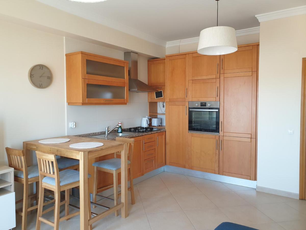 Oura Beach T1 Apartment Coral , Close To The Strip, Swimming Pool, Wi Fi, A/C Albufeira Bagian luar foto