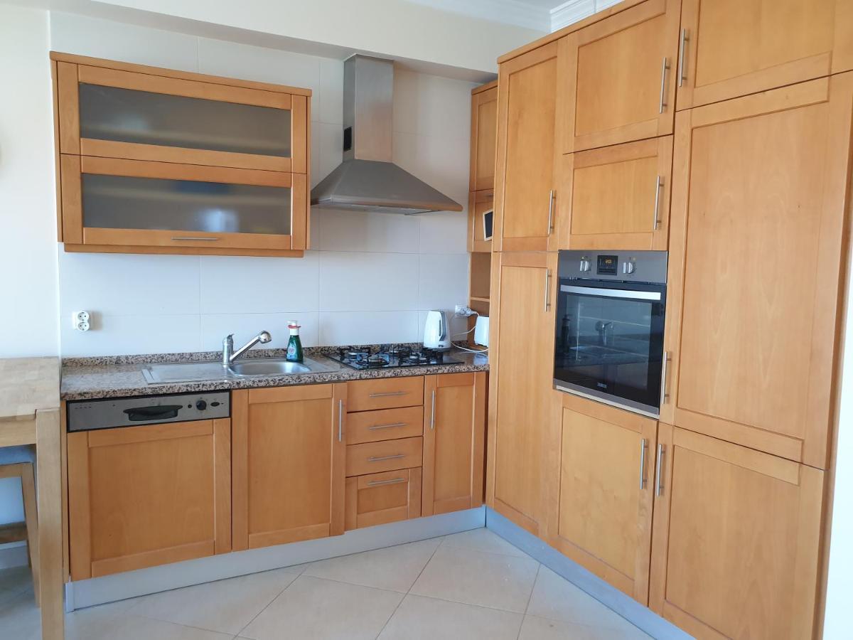 Oura Beach T1 Apartment Coral , Close To The Strip, Swimming Pool, Wi Fi, A/C Albufeira Bagian luar foto
