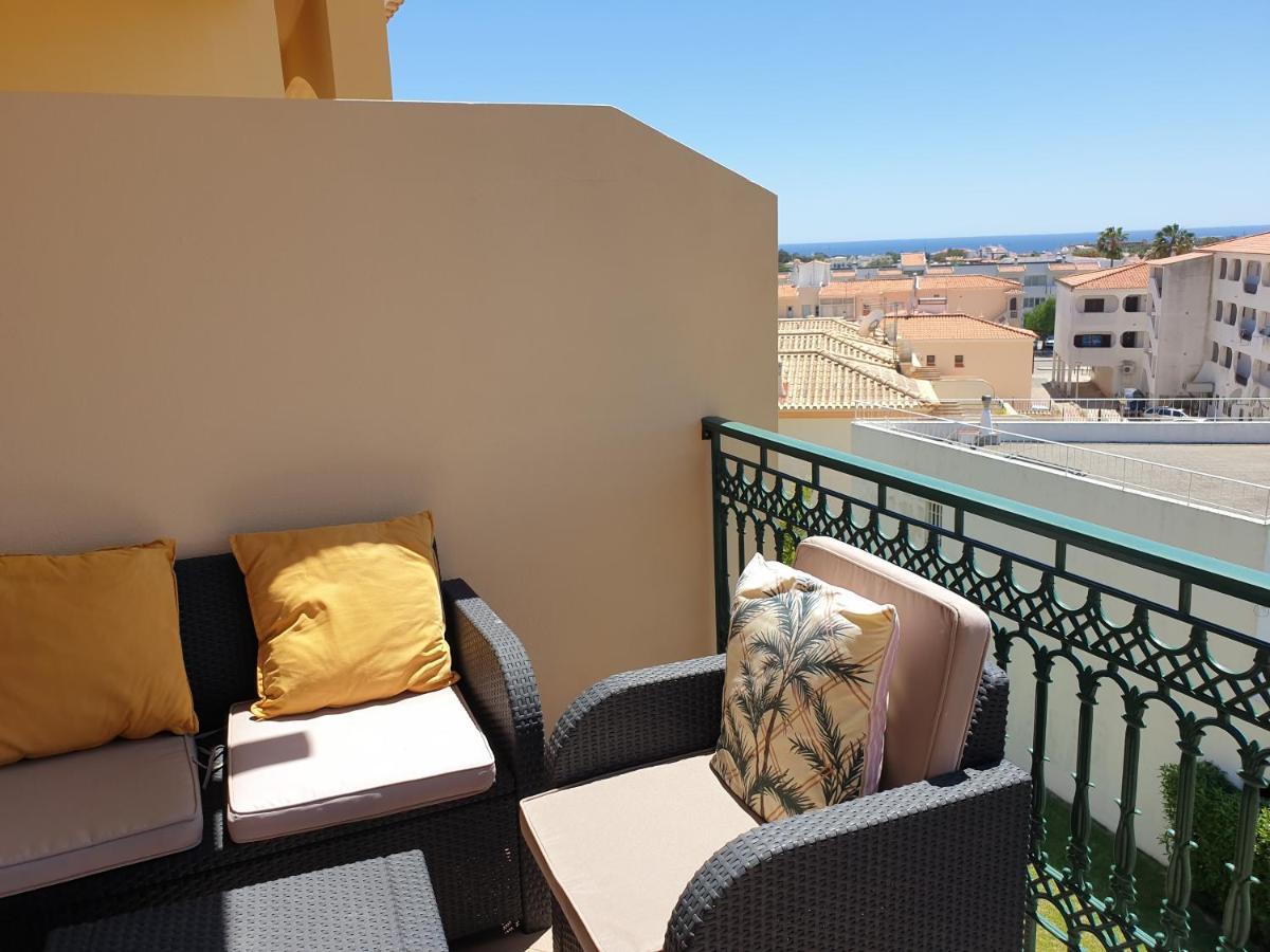 Oura Beach T1 Apartment Coral , Close To The Strip, Swimming Pool, Wi Fi, A/C Albufeira Bagian luar foto